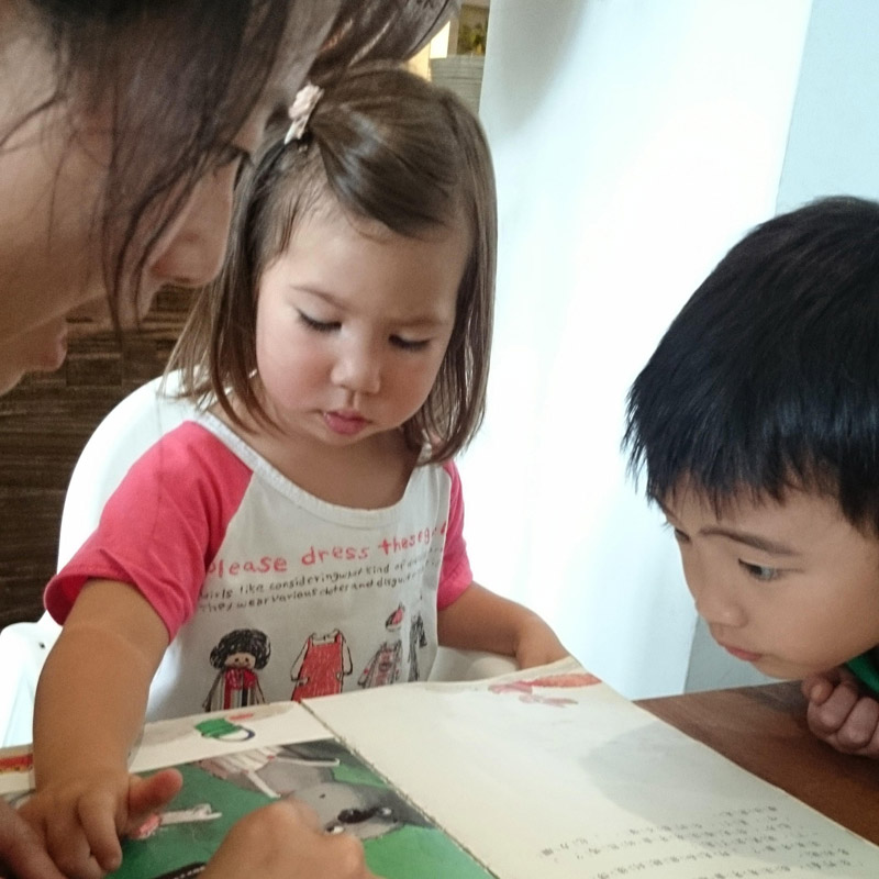 Raising bilingual kids and how balancing screen time with good old fashioned family time