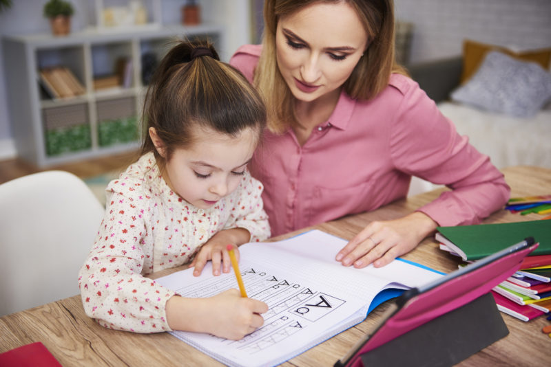 Tips for parents helping kids learn a language